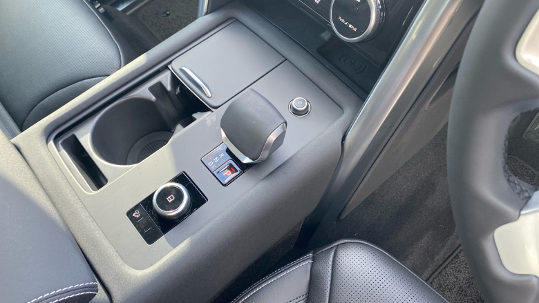 Land Rover Discovery 3.0 D350 Dynamic SE 5dr Auto Diesel Station Wagon